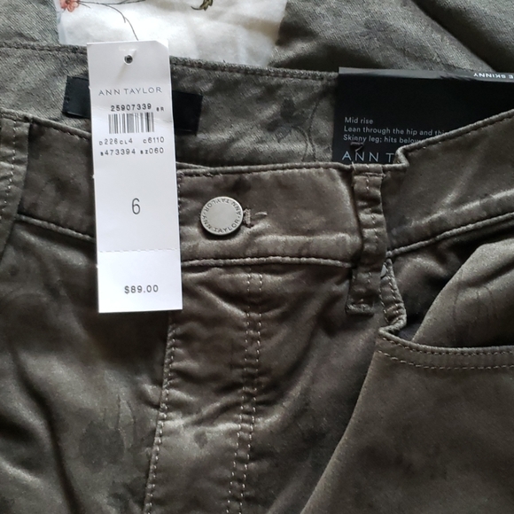 Ann Taylor Velvet Skinny Floral Jeans - Picture 4 of 6